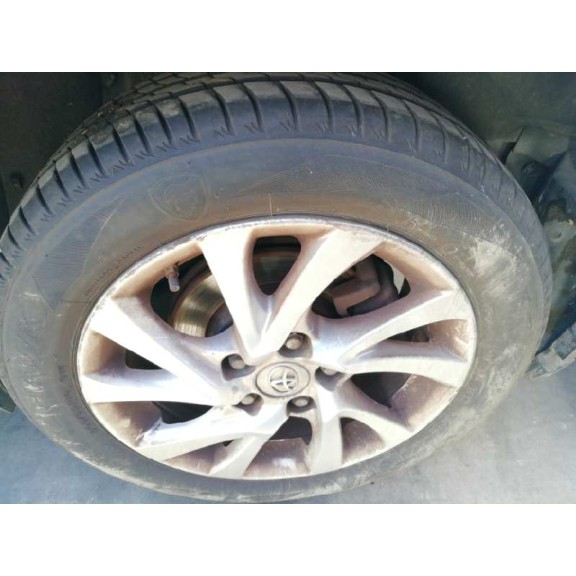 toyota auris del año 2016