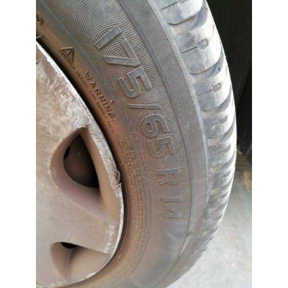 ford fiesta berlina (dx) del año 2001