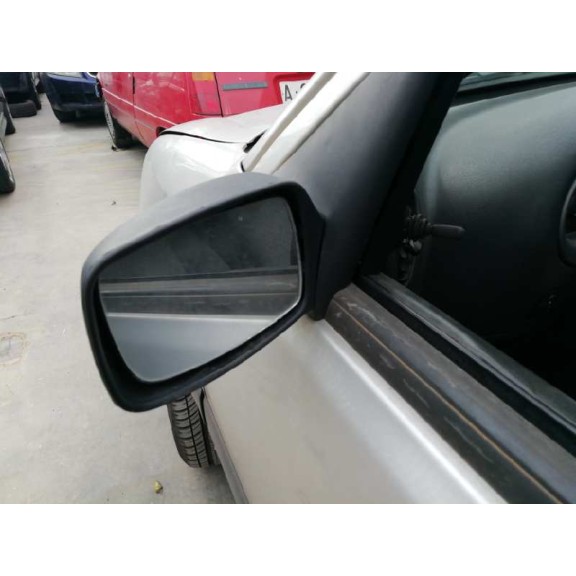 ford fiesta berlina (dx) del año 2001