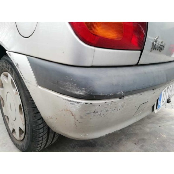 ford fiesta berlina (dx) del año 2001