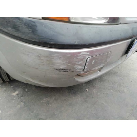 ford fiesta berlina (dx) del año 2001