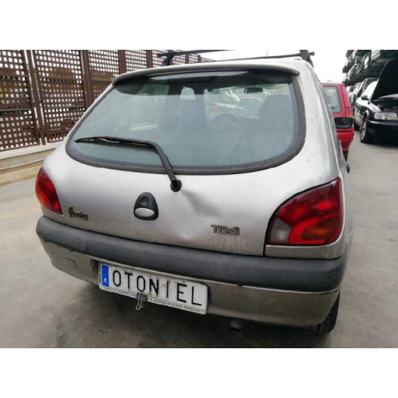 ford fiesta berlina (dx) del año 2001