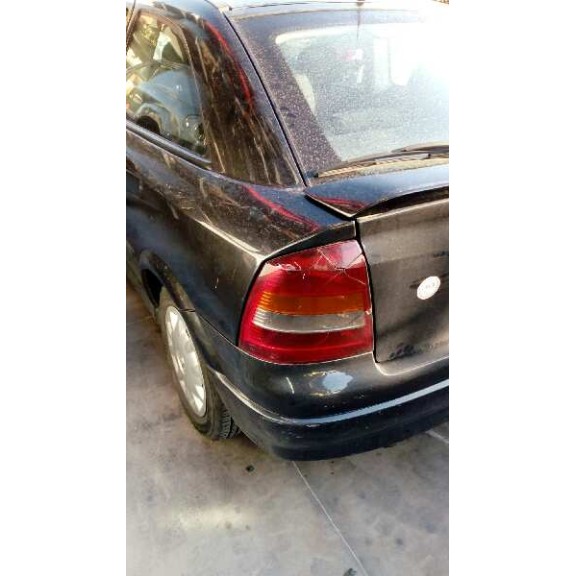opel astra g berlina del año 2002