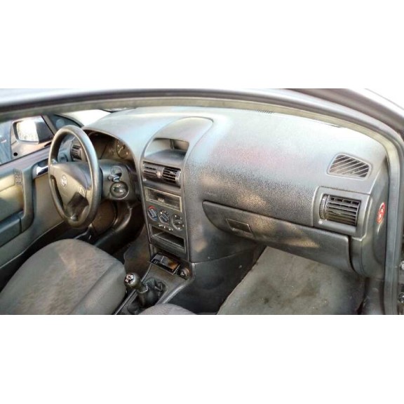 opel astra g berlina del año 2002