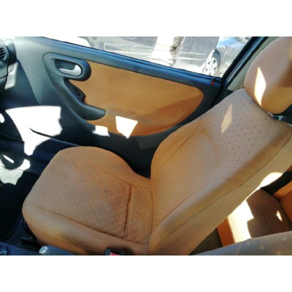 opel corsa c del año 2002