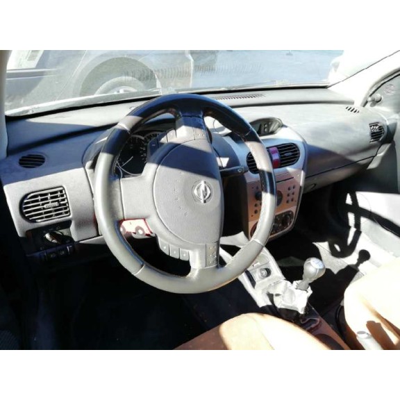 opel corsa c del año 2002