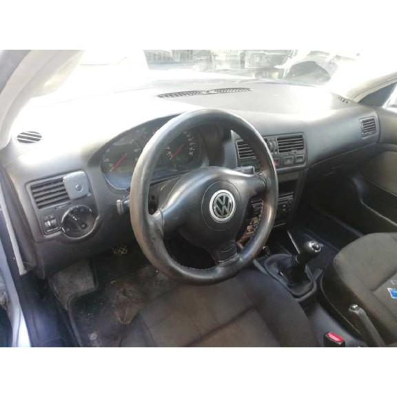 volkswagen bora berlina (1j2) del año 2000