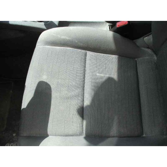 volkswagen golf v berlina (1k1) del año 2004