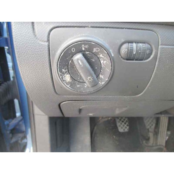 volkswagen golf v berlina (1k1) del año 2004