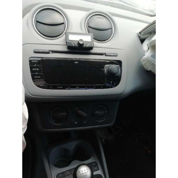 seat ibiza (6j5) del año 2010