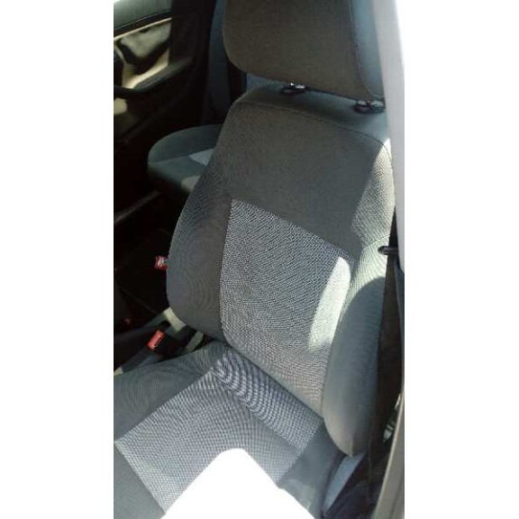 seat ibiza (6l1) del año 2002