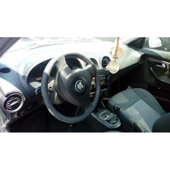 seat ibiza (6l1) del año 2002
