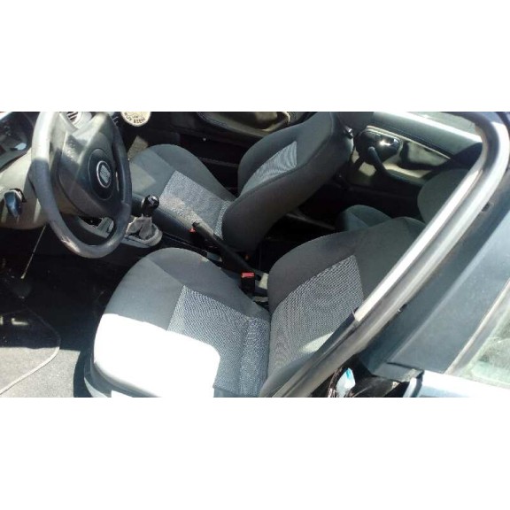 seat ibiza (6l1) del año 2002