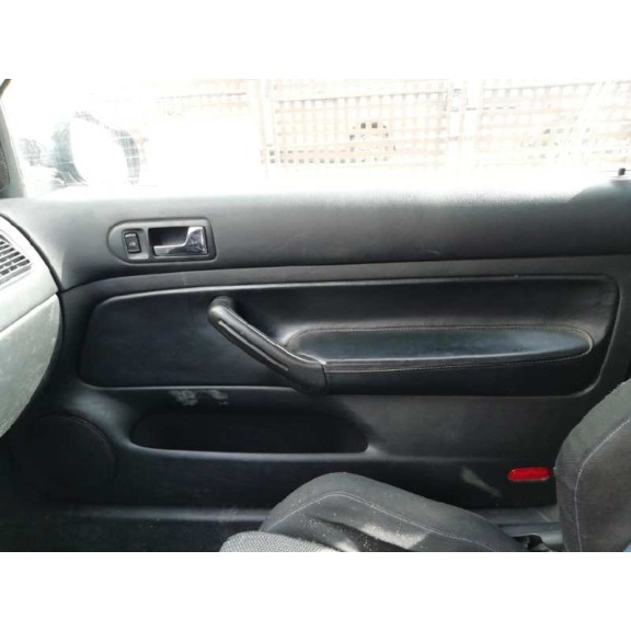 volkswagen golf iv berlina (1j1) del año 2000