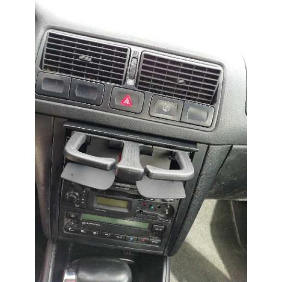 volkswagen golf iv berlina (1j1) del año 2000