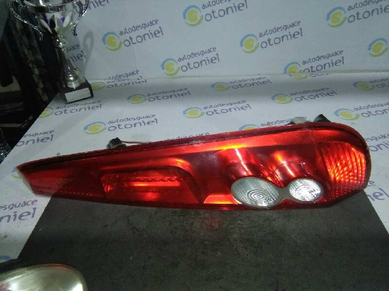 Recambio de piloto trasero derecho para ford fiesta (cbk) ambiente referencia OEM IAM  2ª 5P