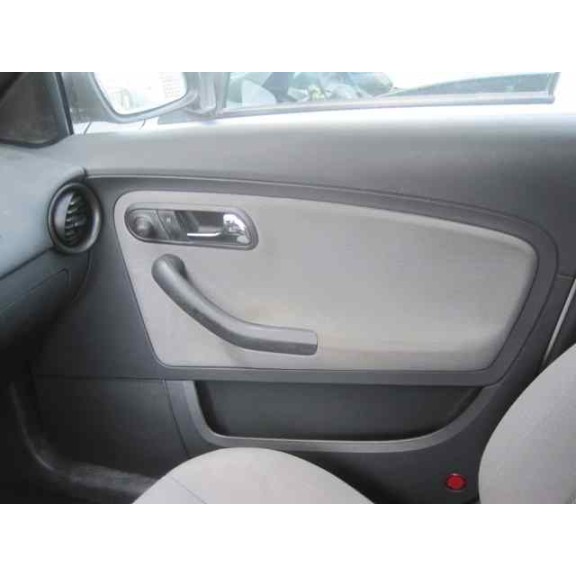 seat ibiza (6l1) del año 2004