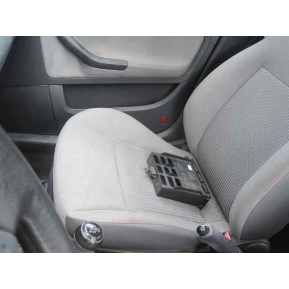seat ibiza (6l1) del año 2004