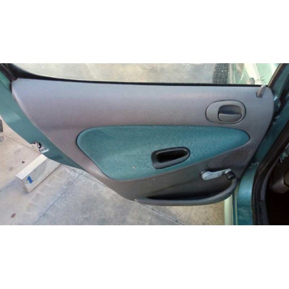 peugeot 206 berlina del año 1999