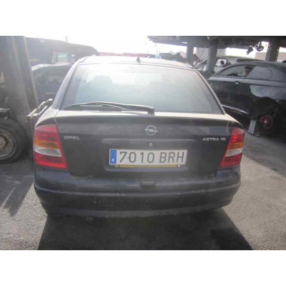 opel astra g berlina del año 2001