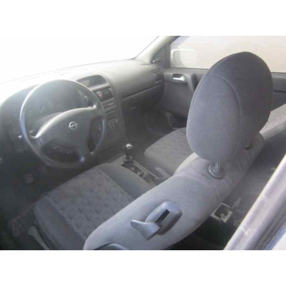 opel astra g berlina del año 2001