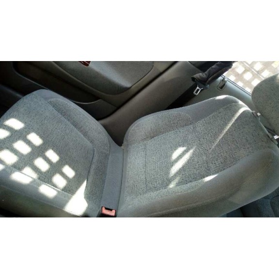 daewoo nubira berlina del año 2001