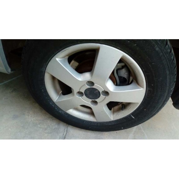 daewoo nubira berlina del año 2001