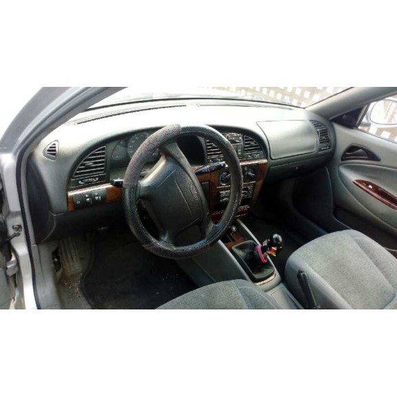 daewoo nubira berlina del año 2001