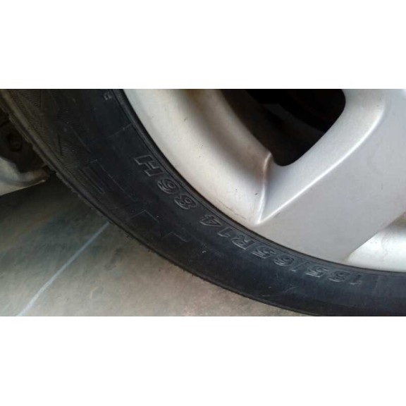 daewoo nubira berlina del año 2001