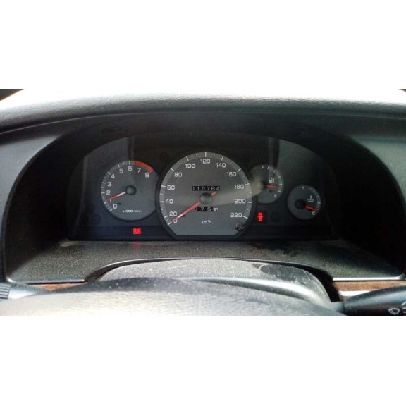 daewoo nubira berlina del año 2001