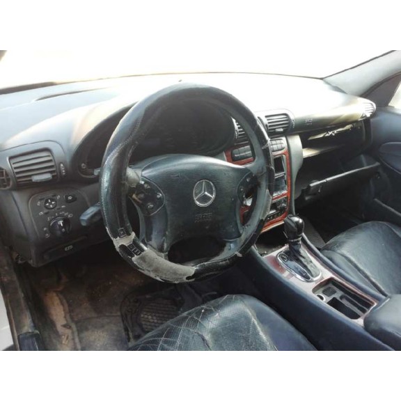 mercedes-benz clase c (w203) berlina del año 2004