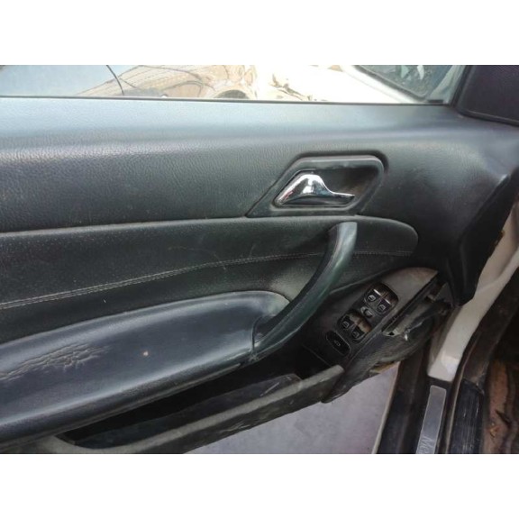 mercedes-benz clase c (w203) berlina del año 2004