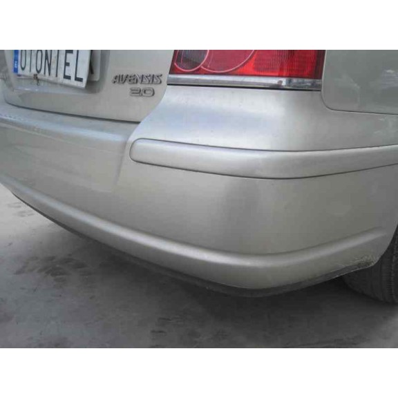 toyota avensis berlina (t25) del año 2004