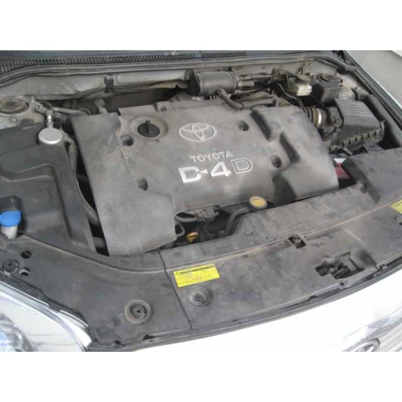 toyota avensis berlina (t25) del año 2004