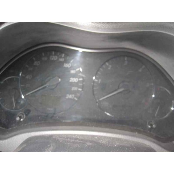 toyota avensis berlina (t25) del año 2004