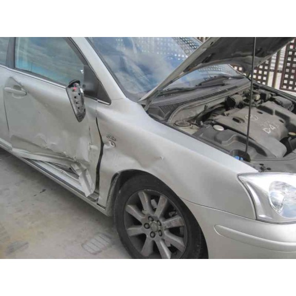 toyota avensis berlina (t25) del año 2004