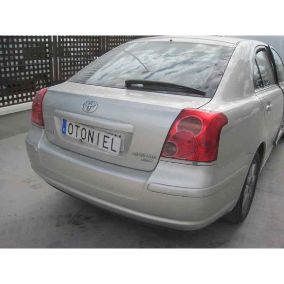 toyota avensis berlina (t25) del año 2004