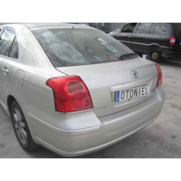 toyota avensis berlina (t25) del año 2004