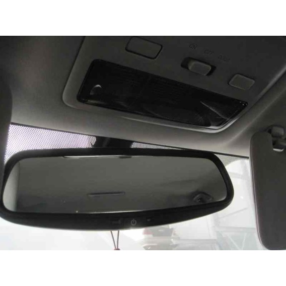 toyota avensis berlina (t25) del año 2004