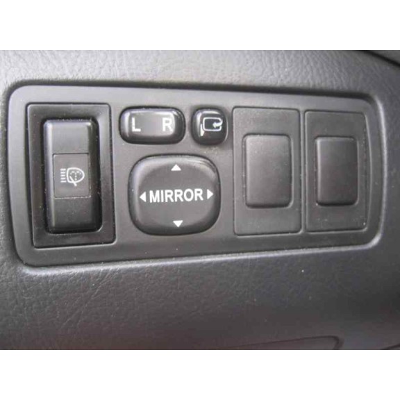 toyota avensis berlina (t25) del año 2004