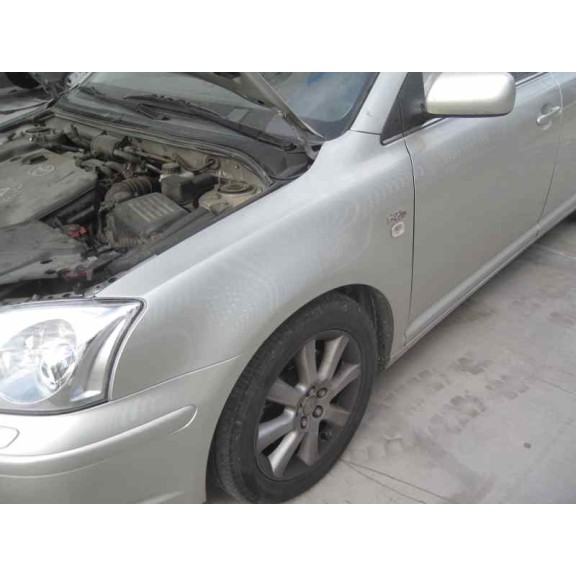 toyota avensis berlina (t25) del año 2004