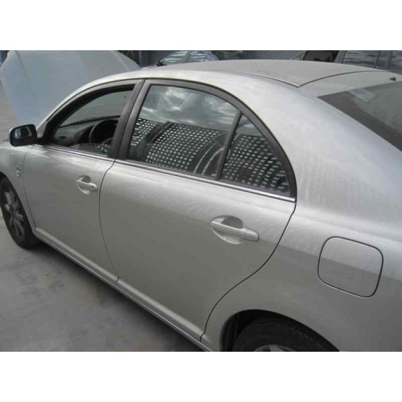 toyota avensis berlina (t25) del año 2004