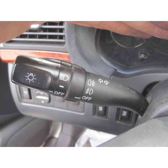 toyota avensis berlina (t25) del año 2004