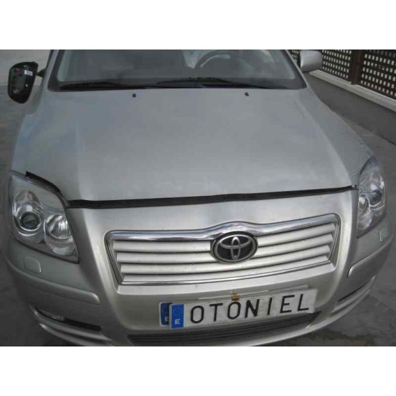 toyota avensis berlina (t25) del año 2004