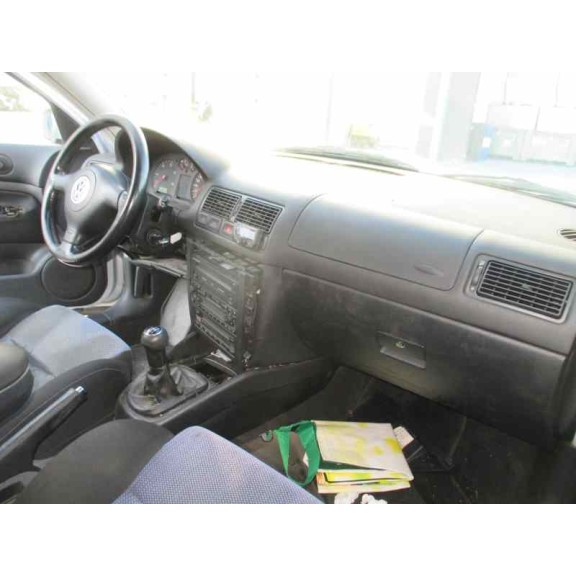 volkswagen golf iv berlina (1j1) del año 2000