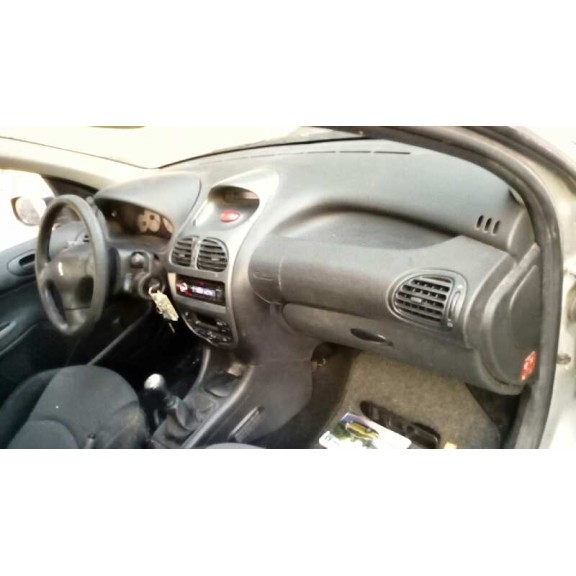 peugeot 206 berlina del año 2005