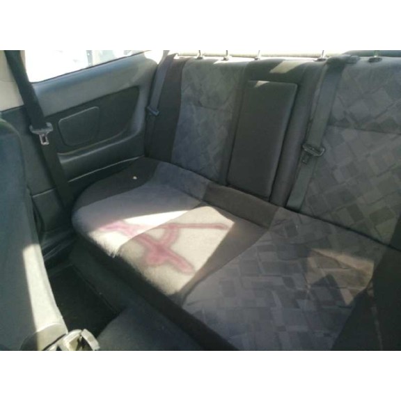 opel astra g berlina del año 2000