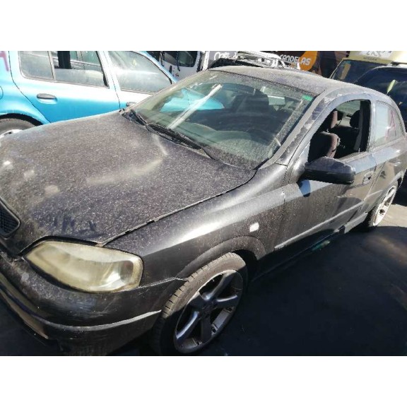 opel astra g berlina del año 2000