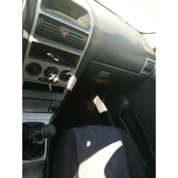 opel astra g berlina del año 2000