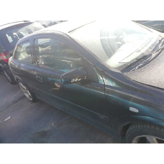 opel astra g berlina del año 2000